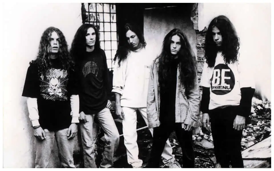 Cheidid Mamari (volcal), Paulo Fantini (baixo), José Roberto Santos Neves (bateria), Fábio Lyrio (guitarra) e Klaus Madeira (guitarra) - Photo by:Denner Vianez Skelter, da esquerda para direita Cheidid Mamari, Paulo Fantini, José Roberto Santos Neves, Fábio Lyrio e Klaus Madeira